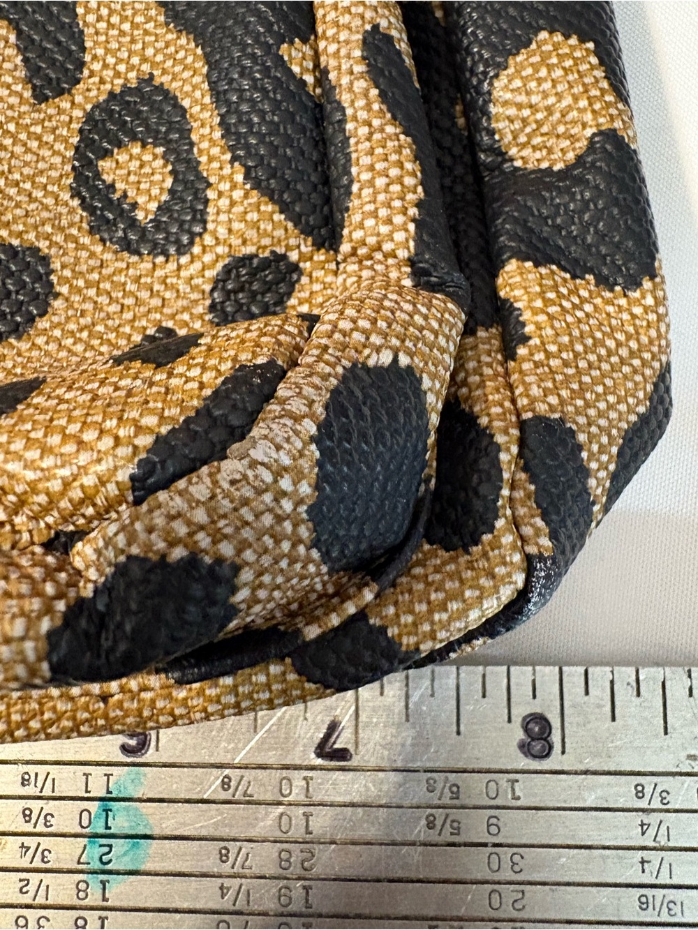 Zhen Meishi leopard print sling crossbody bag gold-toned zippers adj strap - Picture 8 of 14